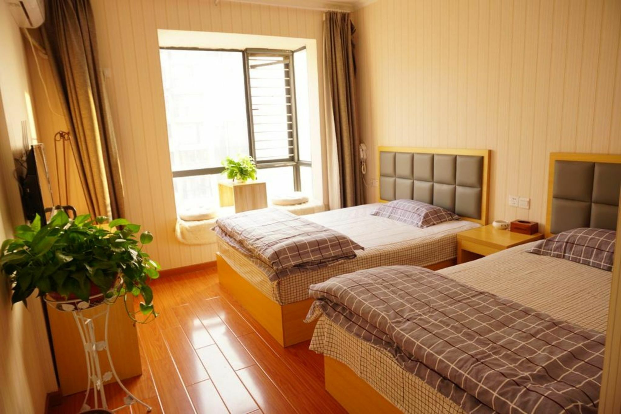Huanlesong Youth Hostel อู่ฮั่น ภายนอก รูปภาพ